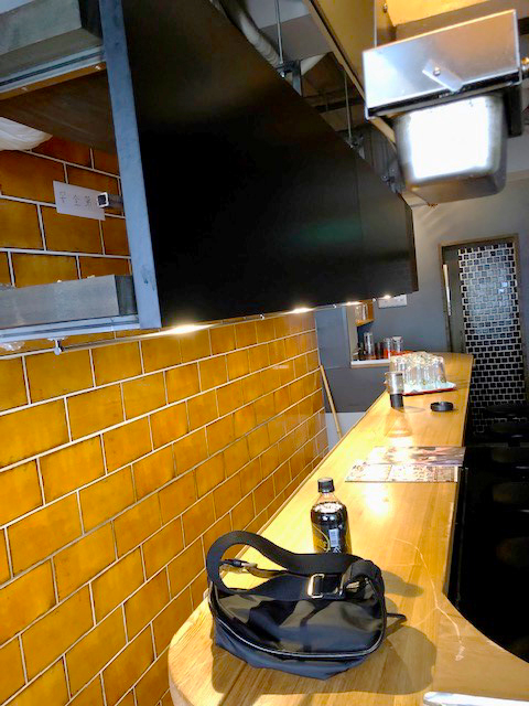 吊り戸棚　壁付けスライド棚　厨房機器 開業　カフェ